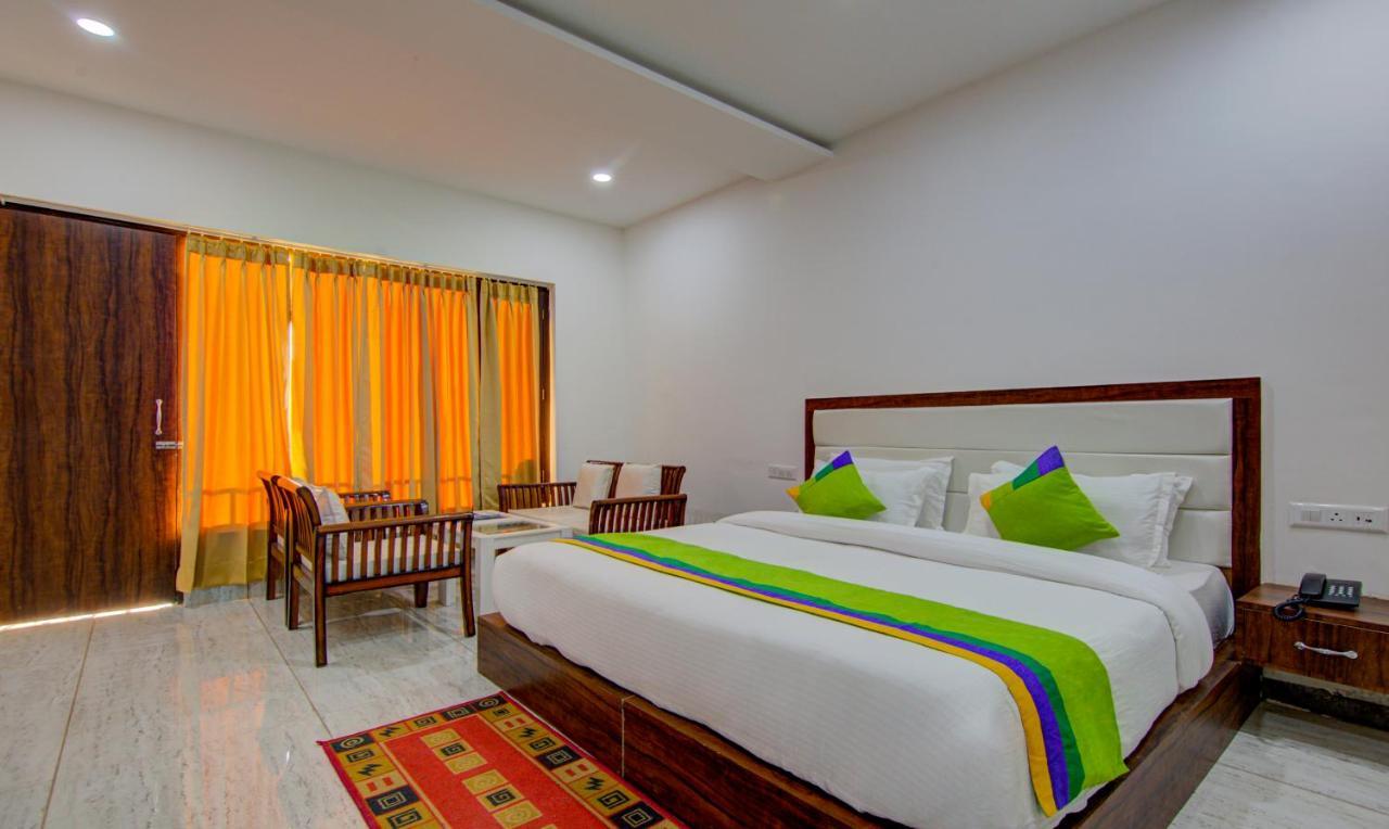 Treebo Down Town, Dalhousie Hotel Bagian luar foto